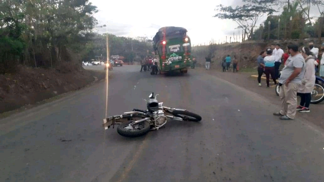 MOTOCICLISTA MUERE EN ACCIDENTE DE TRANSITO