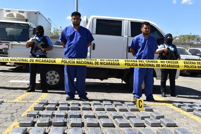 Decomisan 184 kilos de cocaína que iban en una caleta en un camión