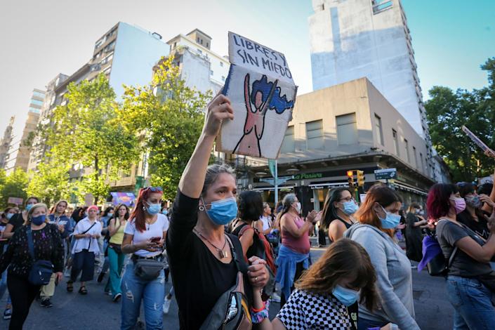 «Que arda», el grito de mujeres uruguayas contra la «cultura de la violación»