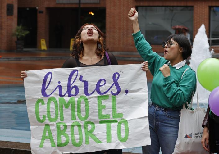 Colombia agita sus pañuelos verdes un año después de despenalizar el aborto