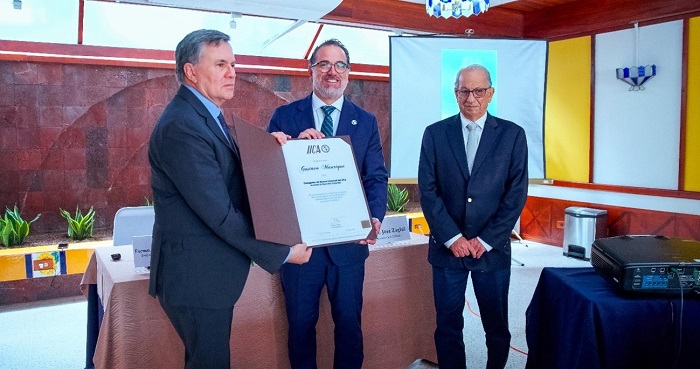 El ecuatoriano Gustavo Manrique, artífice del mayor canje de deuda por naturaleza realizado en el mundo, nuevo Embajador de Buena Voluntad del IICA