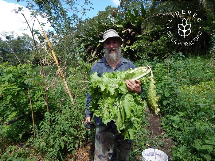 Christopher Nesbitt, agricultor de Belice que ha demostrado el potencial de los sistemas agrosilvopastoriles para la producción y la conservación, es reconocido por el IICA como Líder de la Ruralidad de las Américas